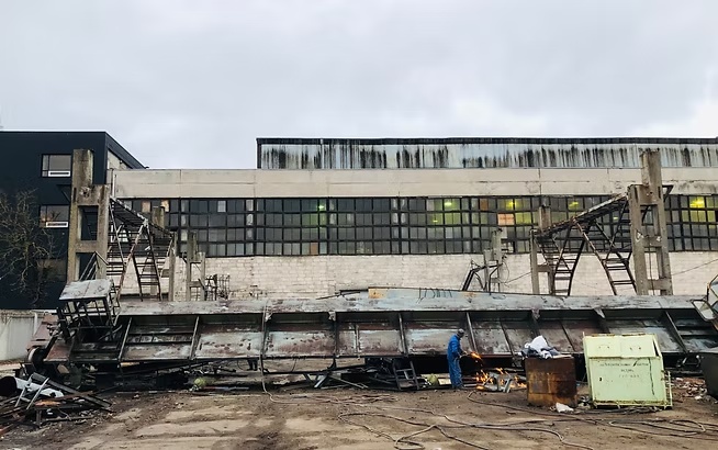 Tööstushoone metallkonstruktsioonide demonteerimine